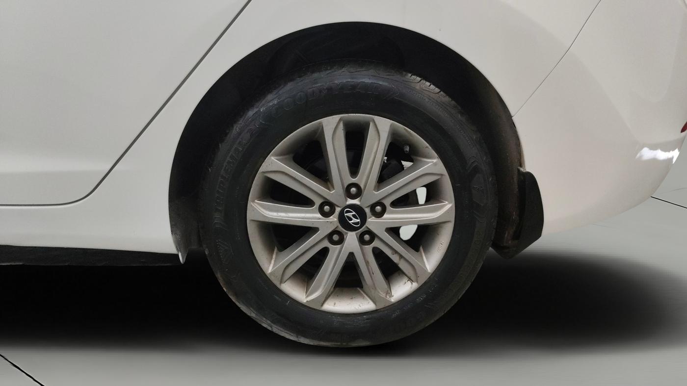 2016 Hyundai New Elantra 2.0 SX MT PETROL, Petrol, Manual, 56,480 km, Left Rear Wheel
