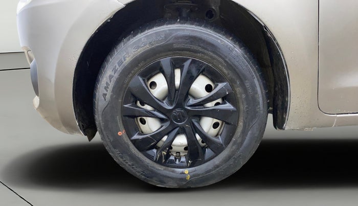 2020 Maruti Swift LXI, Petrol, Manual, 25,097 km, Left Front Wheel