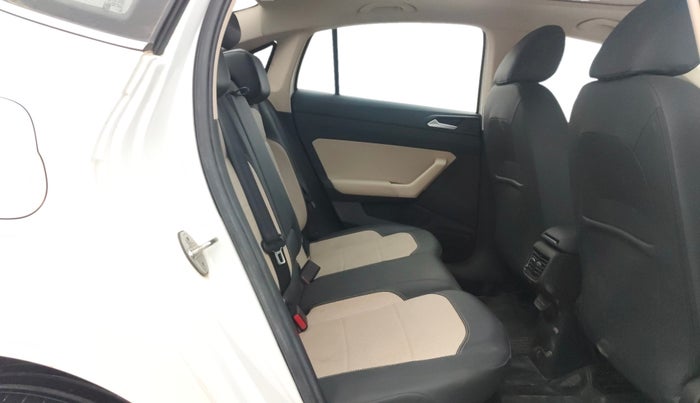 2022 Volkswagen VIRTUS TOPLINE TSI 1.0 AT, Petrol, Automatic, 11,979 km, Right Side Rear Door Cabin