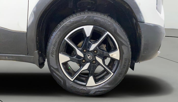 2021 Tata PUNCH CREATIVE AMT 1.2 RTN DUAL TONE, Petrol, Automatic, 31,940 km, Right Front Wheel