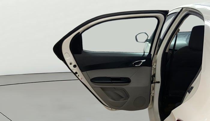 2018 Tata Tiago XZ PETROL, Petrol, Manual, 31,671 km, LHS Rear Door