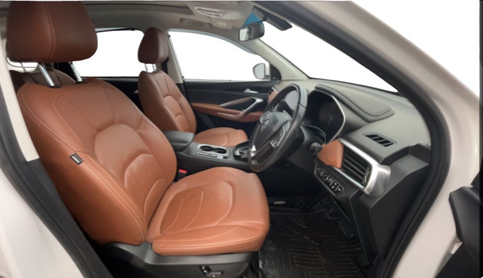 2022 MG HECTOR PLUS SHARP 1.5 PETROL TURBO CVT 6-STR, Petrol, Automatic, 57,086 km, Right Side Front Door Cabin