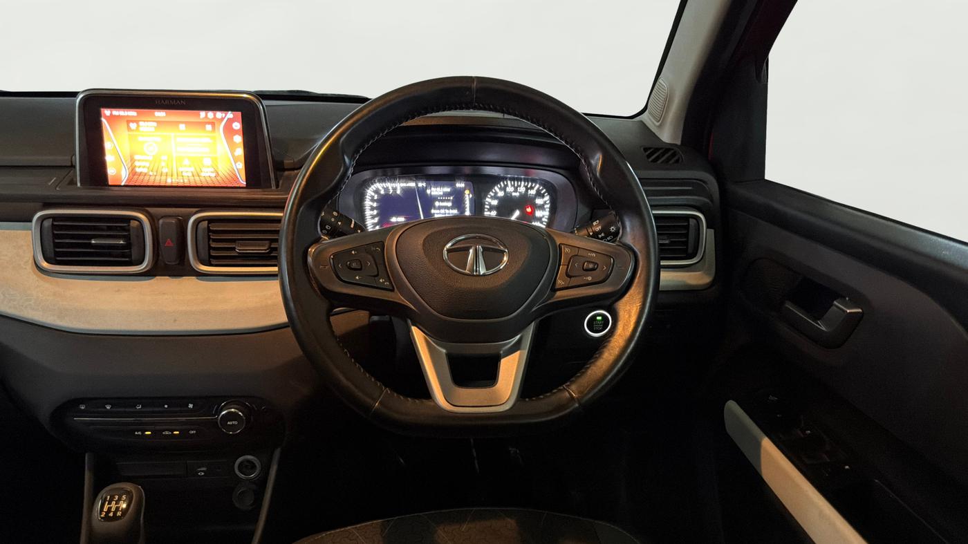 2022 Tata PUNCH  ACCOMPLISHED AMT CAMO EDITION, Petrol, Automatic, 33,734 km, Steering Wheel Close Up