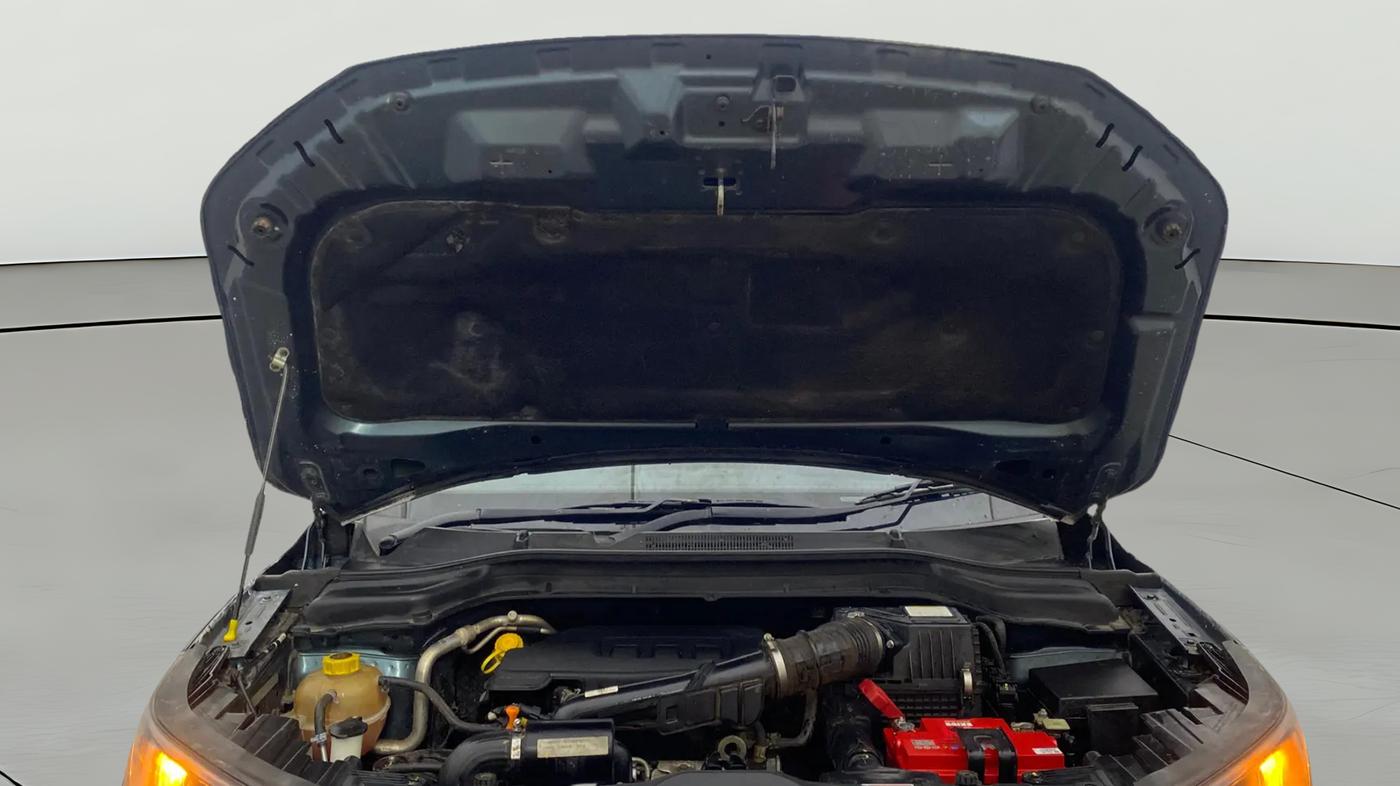 2022 Mahindra XUV300 W8(O) TURBO GDI, Petrol, Manual, 62,530 km, Open Bonet