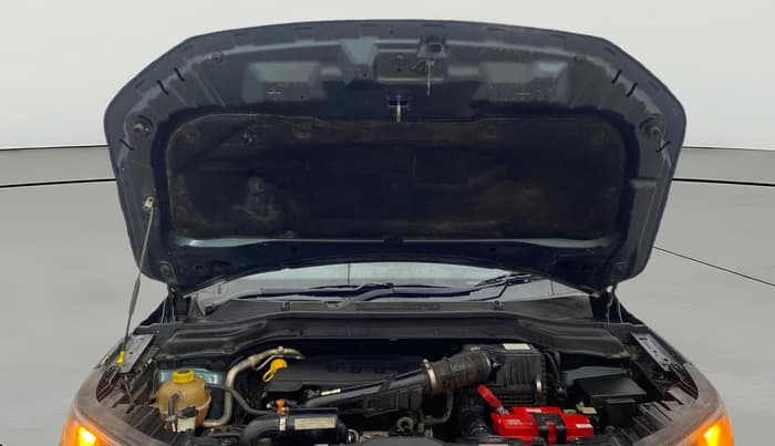 2022 Mahindra XUV300 W8(O) TURBO GDI, Petrol, Manual, 62,462 km, Open Bonet