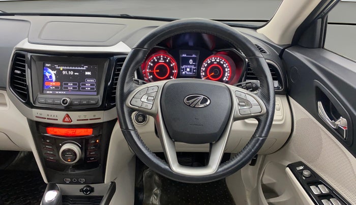 2021 Mahindra XUV300 W8 (O) 1.2 PETROL AMT, Petrol, Automatic, 78,608 km, Steering Wheel Close Up