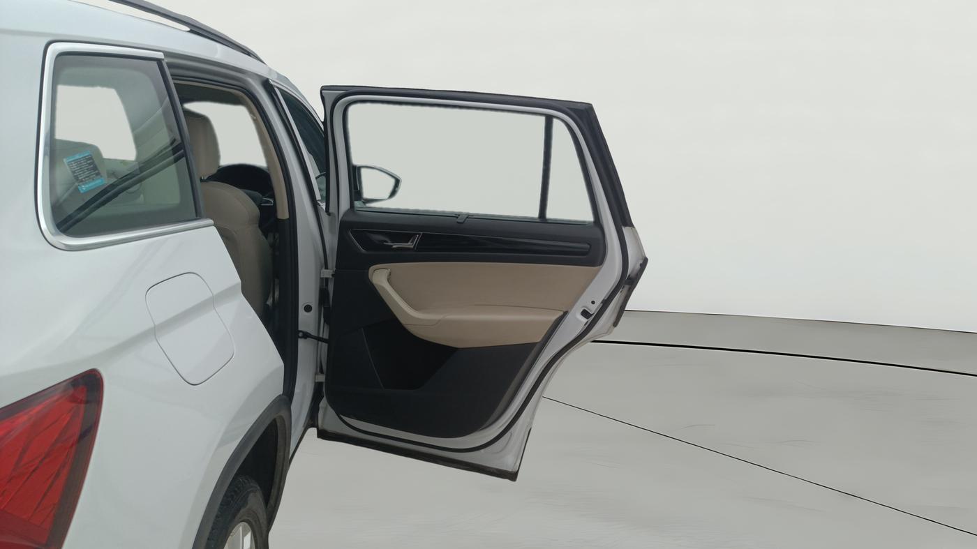2017 Skoda Kodiaq STYLE 2.0 TDI 4X4 AT, Diesel, Automatic, 1,00,397 km, RHS Rear Door