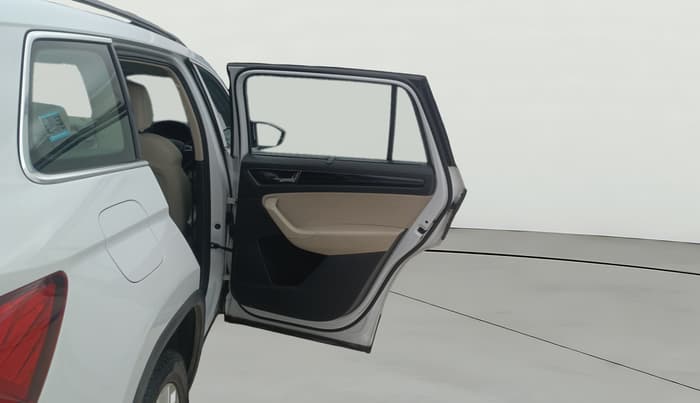 2017 Skoda Kodiaq STYLE 2.0 TDI 4X4 AT, Diesel, Automatic, 1,00,397 km, RHS Rear Door