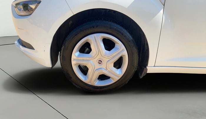 2023 Tata ALTROZ XT PETROL, Petrol, Manual, 27,189 km, Left Front Wheel