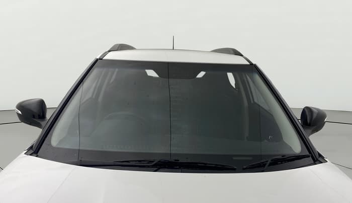 2024 Mahindra XUV 3XO AX5 1.2 L TCMPFI AT, Petrol, Automatic, 12,756 km, Front Windshield