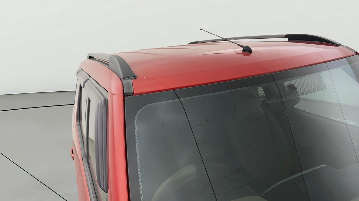 2018 Mahindra TUV300 T10, Diesel, Manual, 74,032 km, Roof