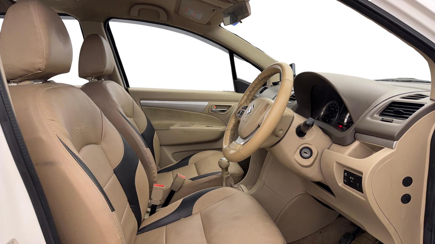 2016 Maruti Ertiga VXI CNG, CNG, Manual, 99,370 km, Right Side Front Door Cabin