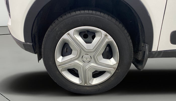 2022 Tata NEXON XM PLUS SUNROOF PETROL, Petrol, Manual, 22,616 km, Left Front Wheel