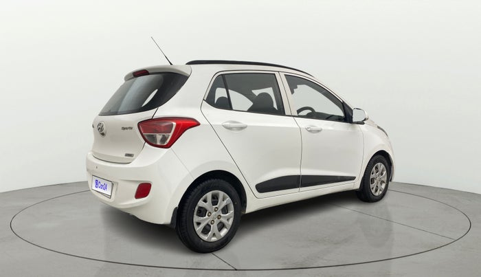 2016 Hyundai Grand i10 SPORTZ 1.1 CRDI, Diesel, Manual, 1,06,501 km, Right Back Diagonal