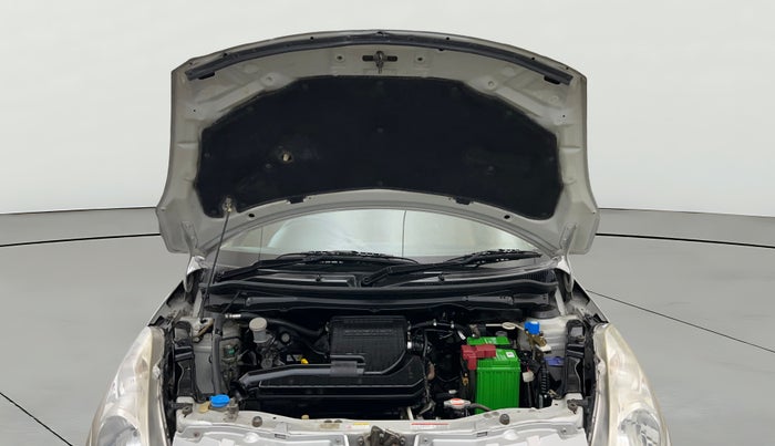 2015 Maruti Swift Dzire LXI (O), CNG, Manual, 80,486 km, Open Bonet