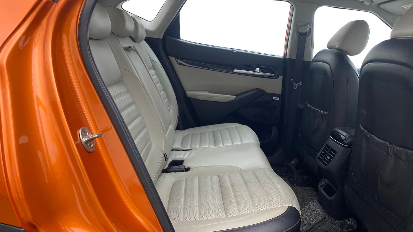 2020 KIA SELTOS GTX PLUS AT 1.5 DIESEL, Diesel, Automatic, 1,00,846 km, Right Side Rear Door Cabin