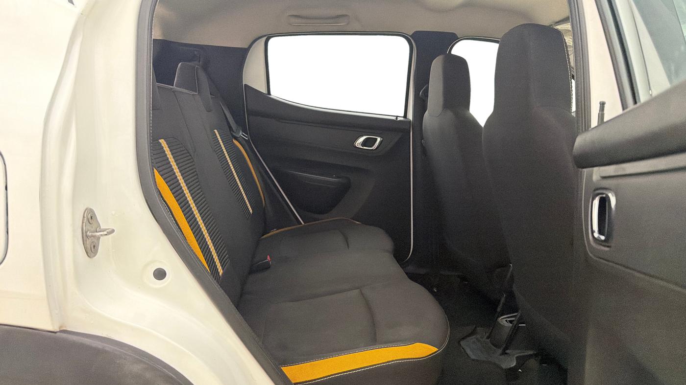 2023 Renault Kwid CLIMBER AMT 1.0, Petrol, Automatic, 35,572 km, Right Side Rear Door Cabin