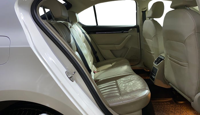 2019 Skoda Octavia L&K 1.8 TSI AT, Petrol, Automatic, 41,724 km, Right Side Rear Door Cabin