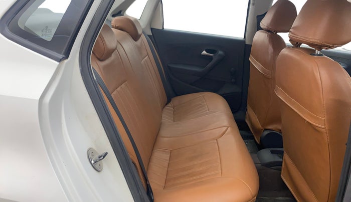 2018 Volkswagen Ameo TRENDLINE 1.5L, Diesel, Manual, 1,17,375 km, Right Side Rear Door Cabin