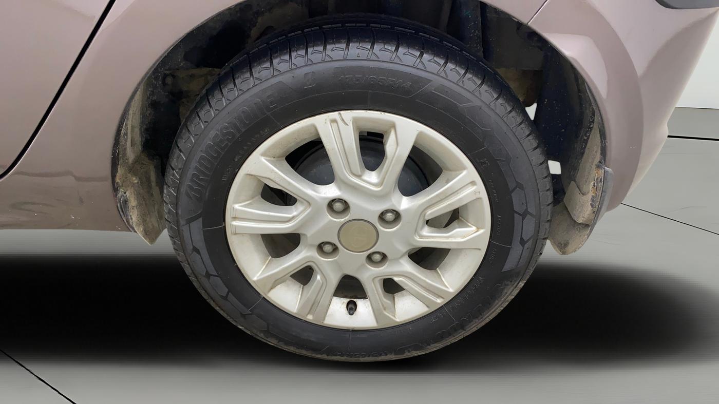 2017 Tata Tiago XZ PETROL, Petrol, Manual, 36,699 km, Left Rear Wheel