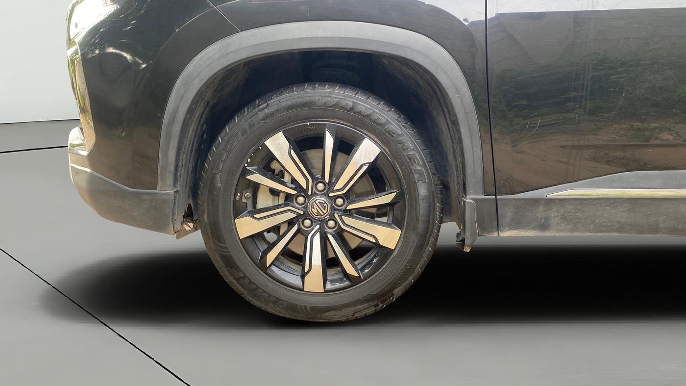 2021 MG HECTOR SHARP 1.5 TURBO HYBRID MT DUAL TONE, Petrol, Manual, 48,307 km, Left Front Wheel