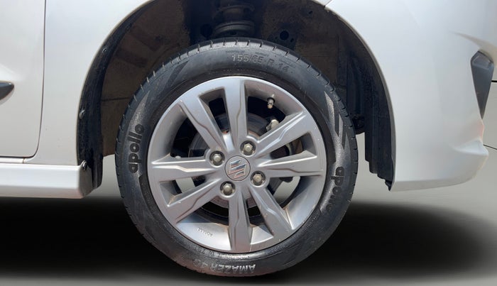 2015 Maruti Wagon R Stingray VXI, Petrol, Manual, 98,780 km, Right Front Wheel