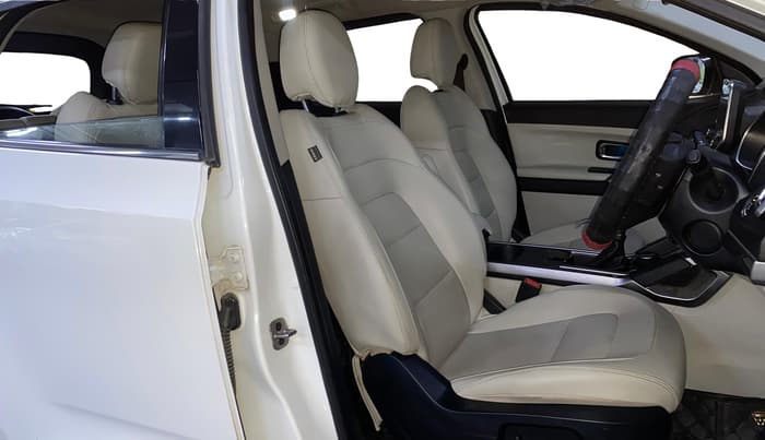 2021 Tata Safari XZA PLUS 6S, Diesel, Automatic, 68,063 km, Right Side Front Door Cabin