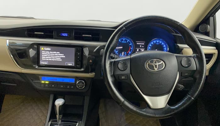 2016 Toyota Corolla Altis VL CVT PETROL, CNG, Automatic, 1,11,426 km, Steering Wheel Close Up