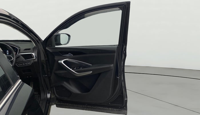 2019 MG HECTOR SHARP 2.0 DIESEL, Diesel, Manual, 1,22,590 km, RHS Front Door