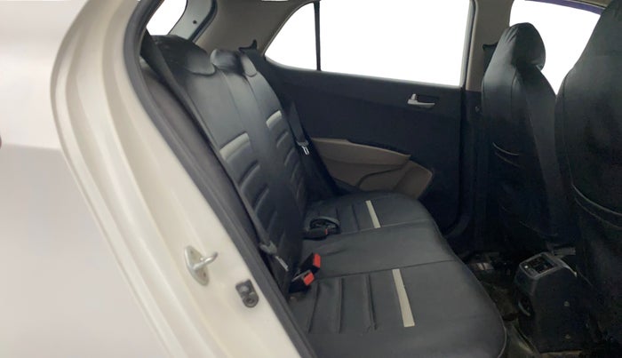 2014 Hyundai Grand i10 SPORTZ 1.2 KAPPA VTVT, Petrol, Manual, 63,329 km, Right Side Rear Door Cabin