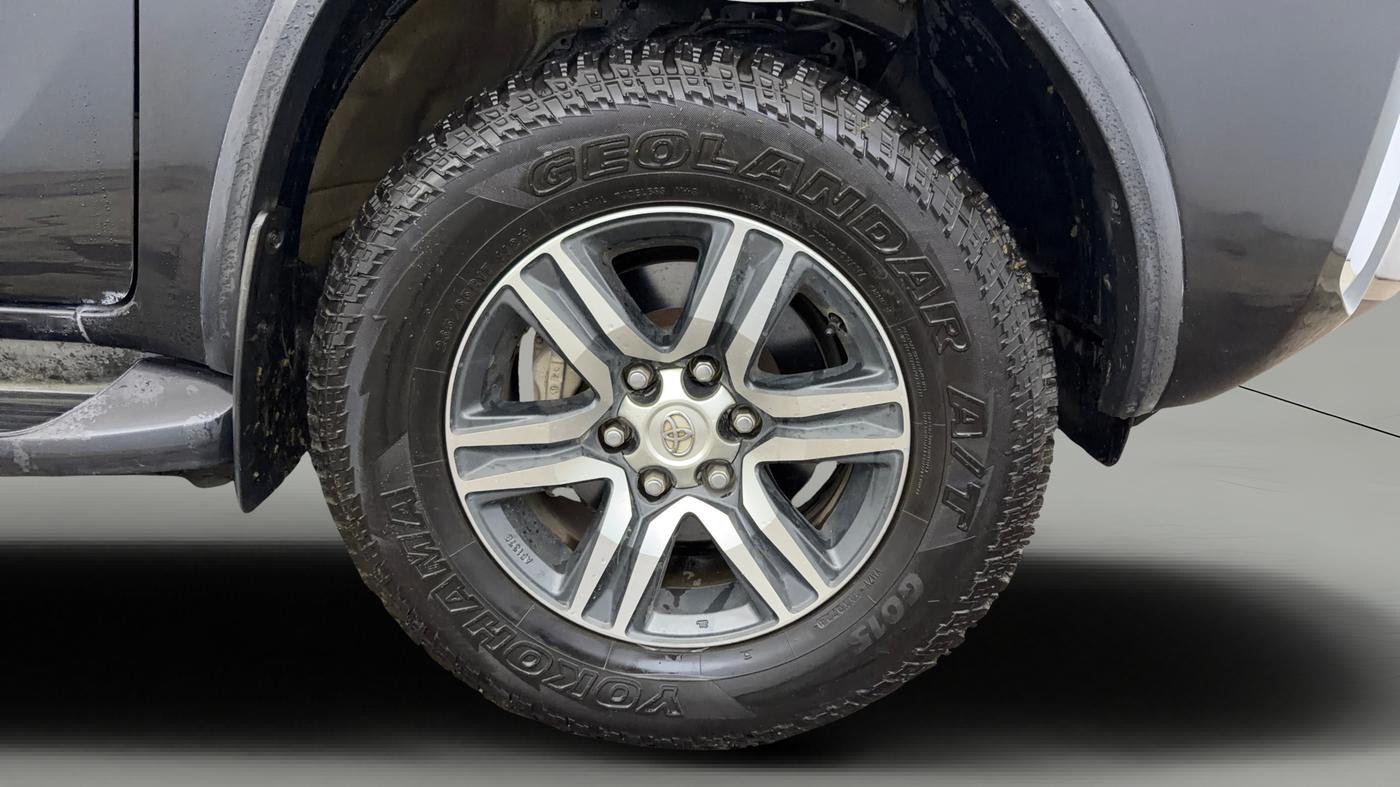 2019 Toyota Fortuner 2.7 4X2 AT, Petrol, Automatic, 24,901 km, Right Front Wheel