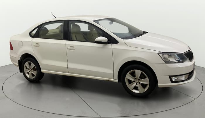 2017 Skoda Rapid AMBITION 1.6 MPI MT, Petrol, Manual, 69,685 km, Right Front Diagonal