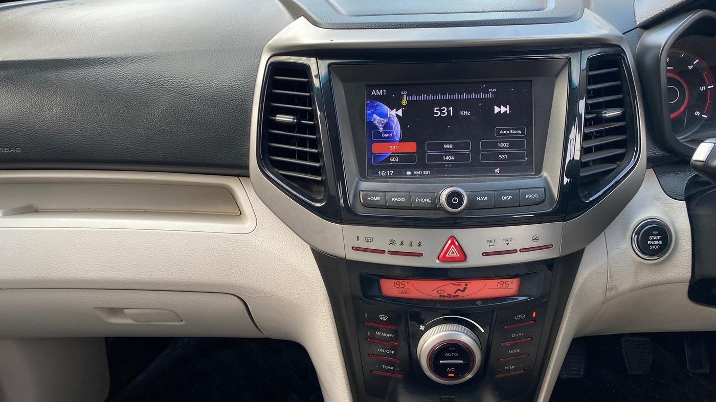 2019 Mahindra XUV300 W8 (O) 1.5 DIESEL, Diesel, Manual, 48,713 km, Air Conditioner