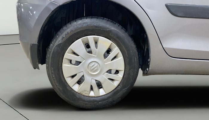 2014 Maruti Swift VXI, Petrol, Manual, 55,241 km, Right Rear Wheel