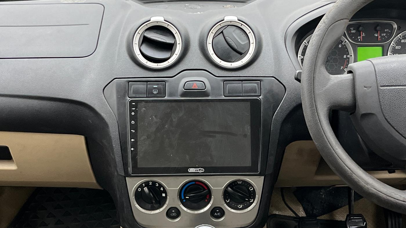 2014 Ford Classic 1.6 DURATEC TITANIUM, Petrol, Manual, 1,08,292 km, Air Conditioner