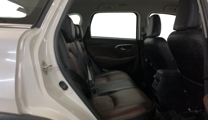 2024 Maruti Grand Vitara SIGMA SMART HYBRID, Petrol, Manual, 29,606 km, Right Side Rear Door Cabin