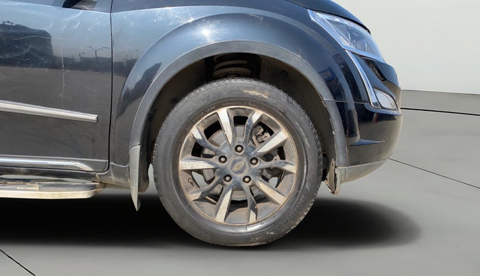 2019 Mahindra XUV500 W11 AT, Diesel, Automatic, 53,985 km, Right Front Wheel