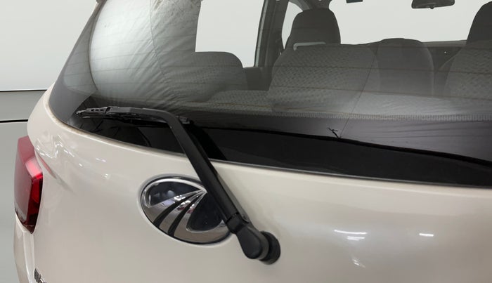 2017 Mahindra Kuv100 K6 6 STR, Petrol, Manual, 42,259 km, Rear Wiper