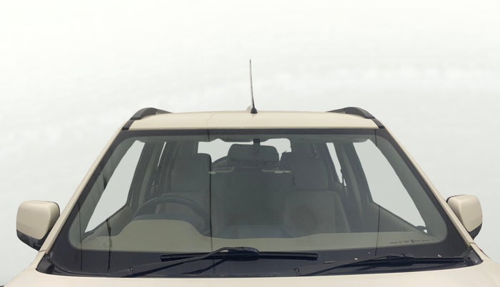 2017 Mahindra TUV300 T6 PLUS, Diesel, Manual, 30,609 km, Front Windshield