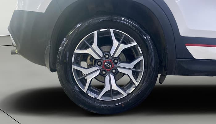 2019 KIA SELTOS GTK 1.4 PETROL, Petrol, Manual, 1,12,787 km, Right Rear Wheel