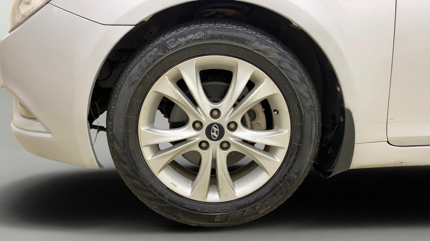 2012 Hyundai Sonata 2.4 GDI MT, Petrol, Manual, 1,07,130 km, Left Front Wheel