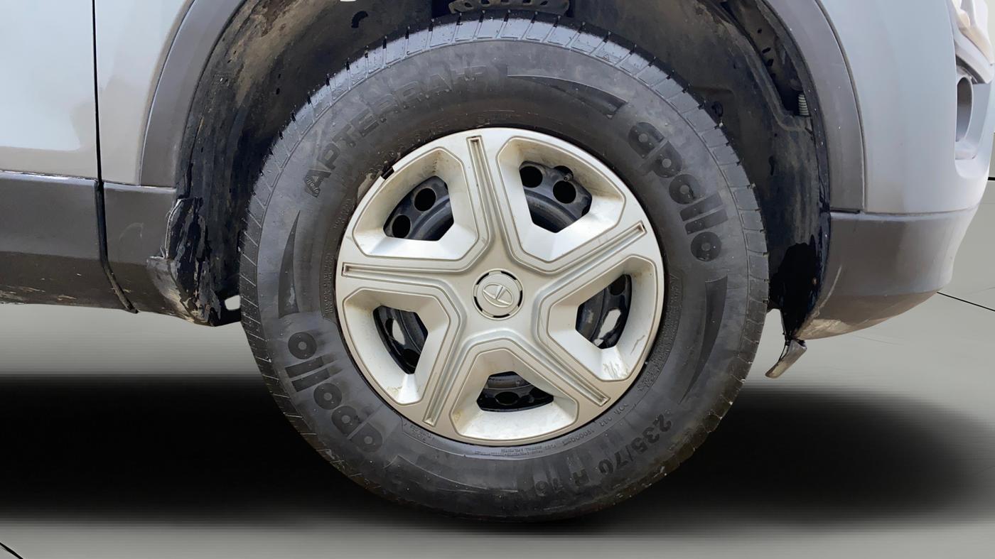 2023 Tata Harrier XM SUNROOF 2.0L KRYOTEC, Diesel, Manual, 45,493 km, Right Front Wheel