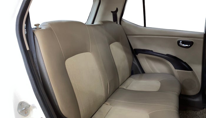 2016 Hyundai i10 SPORTZ 1.1, Petrol, Manual, 63,077 km, Right Side Rear Door Cabin