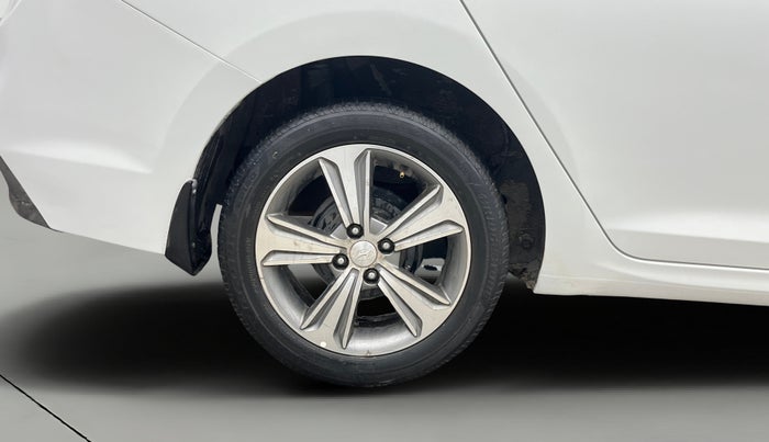 2019 Hyundai Verna 1.6 VTVT SX + AT, Petrol, Automatic, 81,131 km, Right Rear Wheel