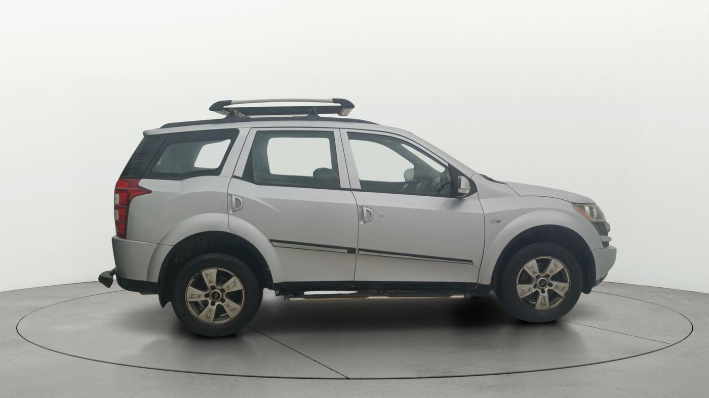 2013 Mahindra XUV500 W8, Diesel, Manual, 1,40,932 km, Right Side View