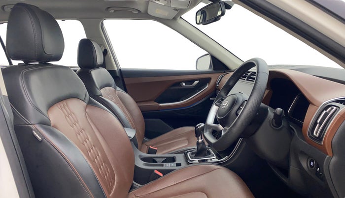 2022 Hyundai ALCAZAR PLATINUM 2.0 MT 7STR, Petrol, Manual, 49,667 km, Right Side Front Door Cabin