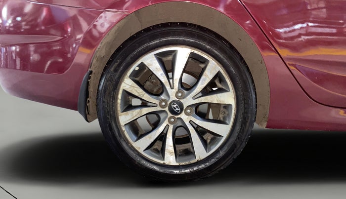 2014 Hyundai Verna FLUIDIC 1.6 VTVT SX, Petrol, Manual, 82,833 km, Right Rear Wheel