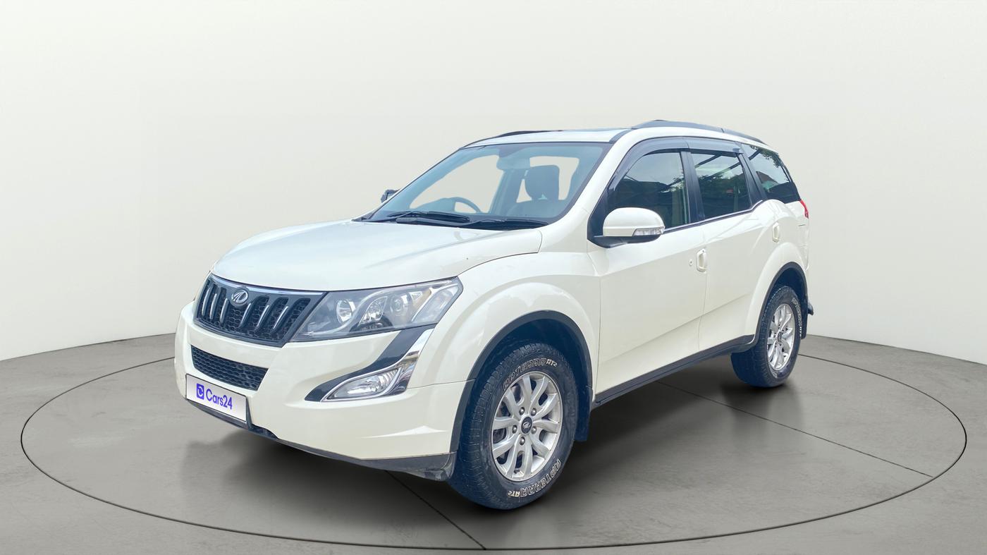 2015 Mahindra XUV500 W10, Diesel, Manual, 77,864 km, Left Front Diagonal