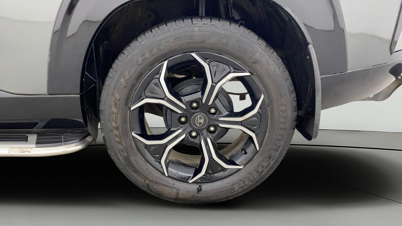 2025 Tata Curvv Creative 1.2 Petrol 7DCA, CNG, Automatic, 19,620 km, Left Rear Wheel