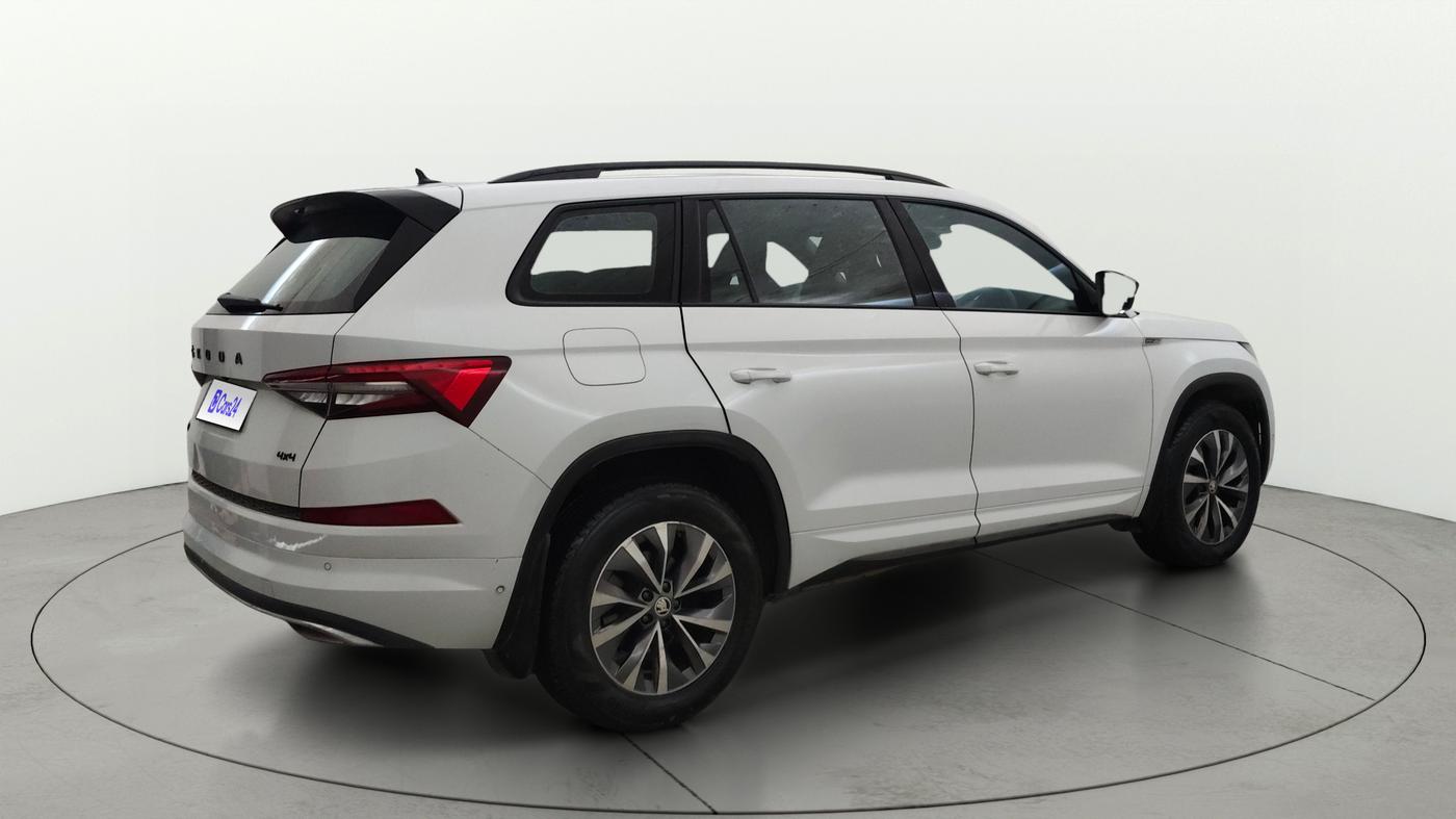 2023 Skoda Kodiaq SPORTLINE, Petrol, Automatic, 44,625 km, Right Back Diagonal